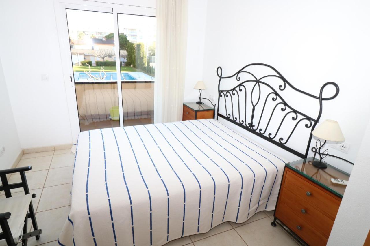 Ferienhaus Port Estrella 24 Roses